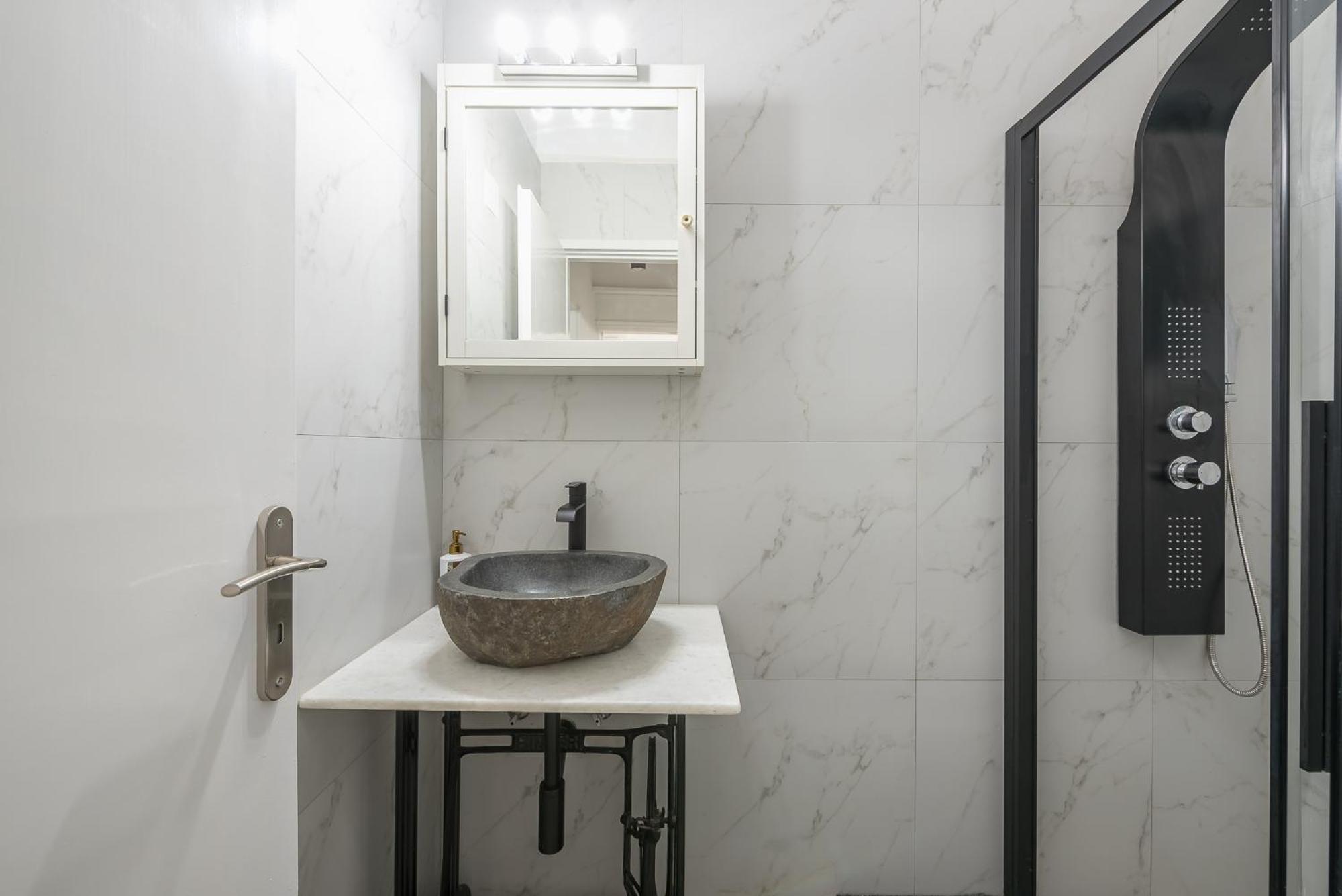 Stylish Luxury Apartment At Ampelokipi Metro Station Athens Exterior photo
